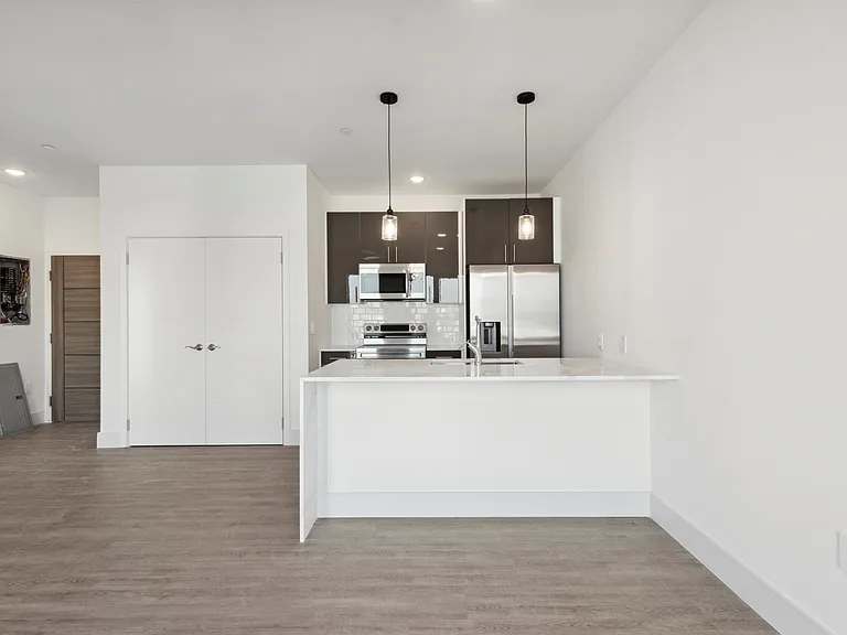 1221 E Fletcher St #406 — Photo 12