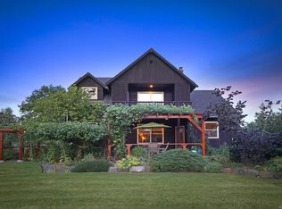 3713 Dove Creek Rd, Comox Valley, BC V9J1R9