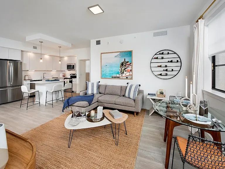 Riverland Apartments — Photo 3