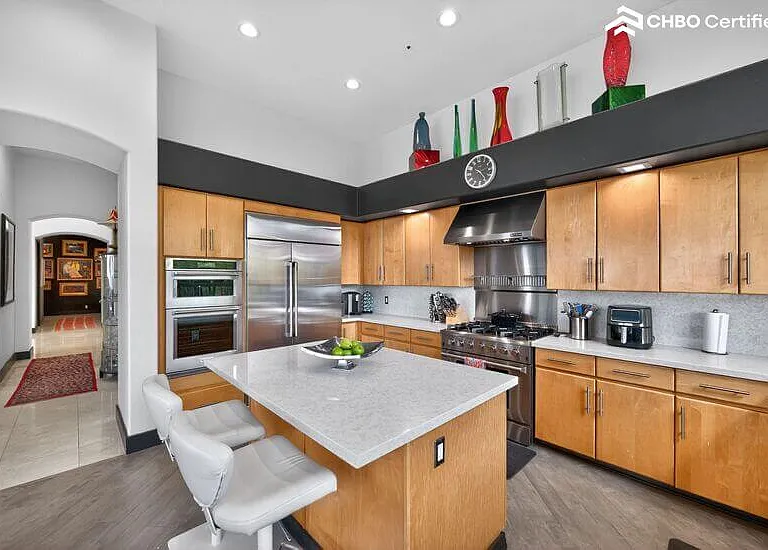 Spacious fully stocked chef's kitchen
