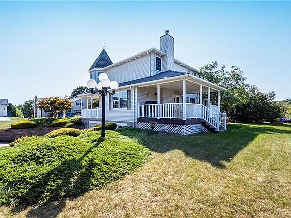 2nd image of 624 Meadowridge Dr