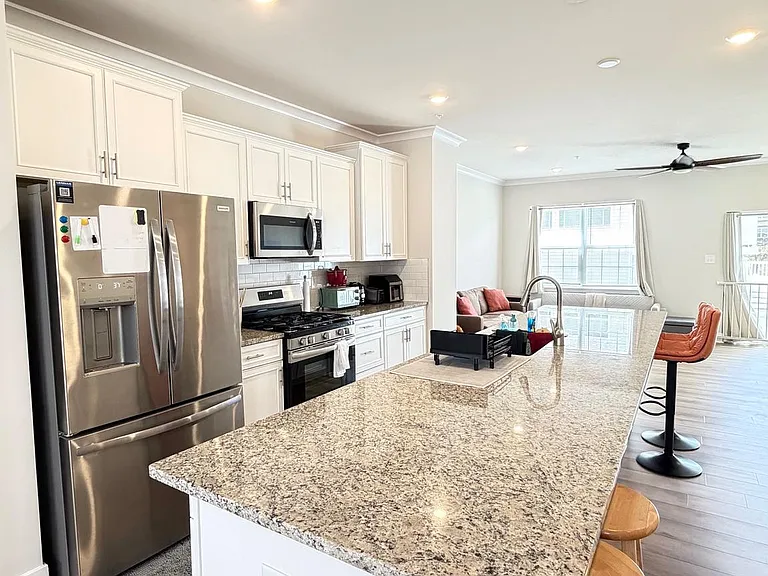 1235 Greylock Ln — Photo 14