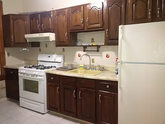 Rented by Halvatzis Realty | media 31