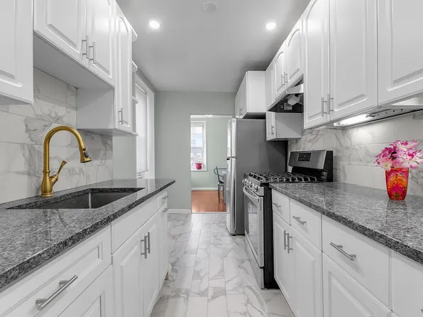 18-70 211th St APT 6J, Bayside, NY 11360