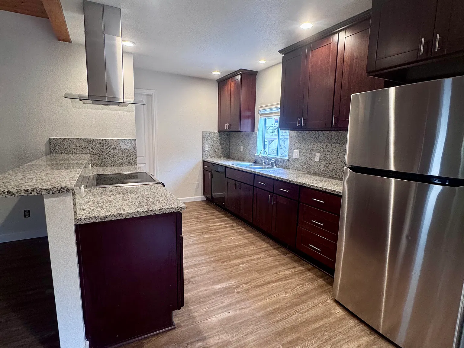 3 bed, 1.5 bath, $1,800 — Photo 3