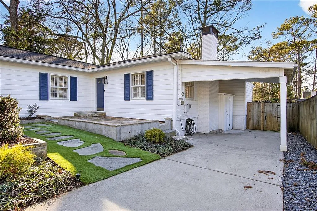 Building Photo - 2226 Melante Dr NE
