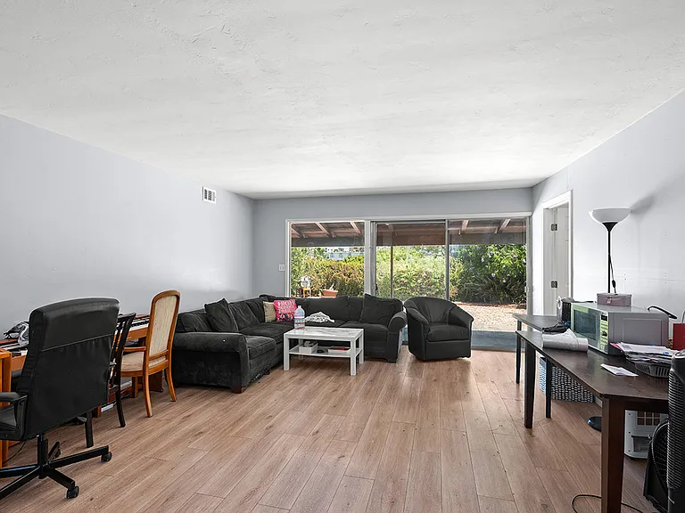5039 Campanile Dr — Photo 10