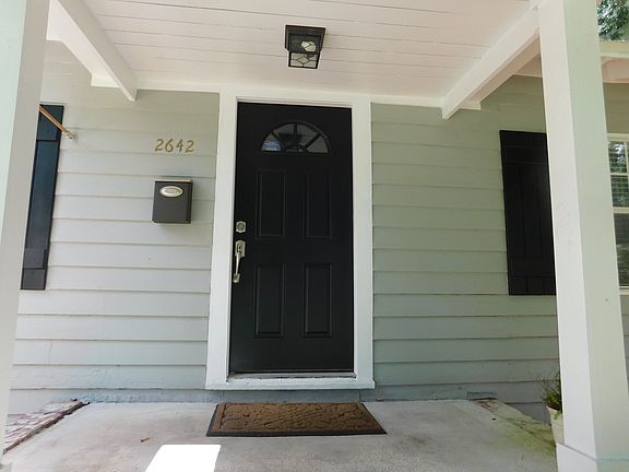 4th image of 2642 Iroquois Ave