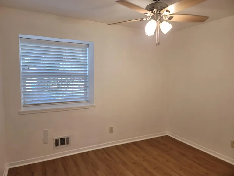 2308 Barton Village Cir #102 — Photo 10