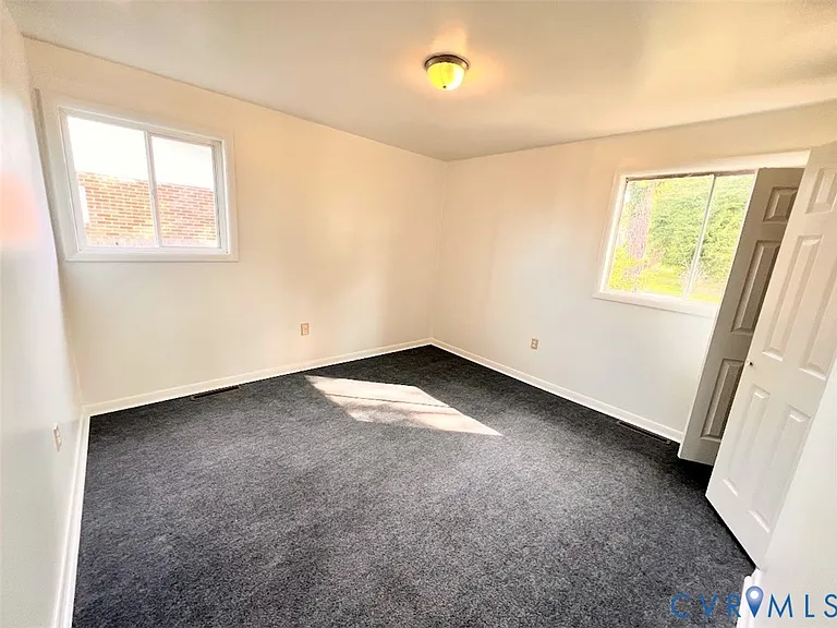 2146 Colston St — Photo 5