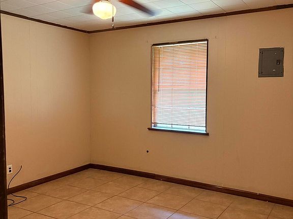 4th image of 3020 Bemis Ave