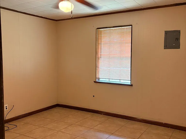 3020 Bemis Ave — Photo 4