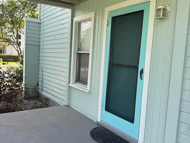 241 W Princeton St — Photo 22