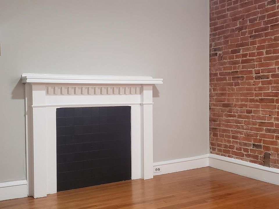 1st image of 1506 N Van Buren St #1