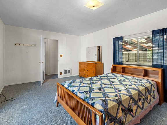 5th image of 422 7th St