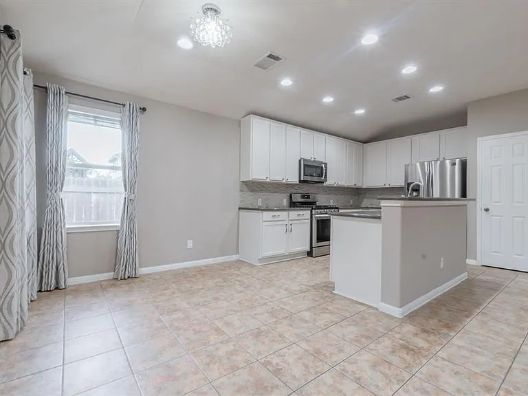 9408 Castle Pines Dr — Photo 13