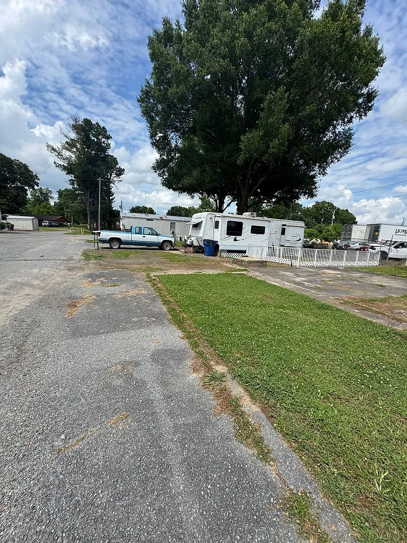 1000 Madison St LLC — Photo 3