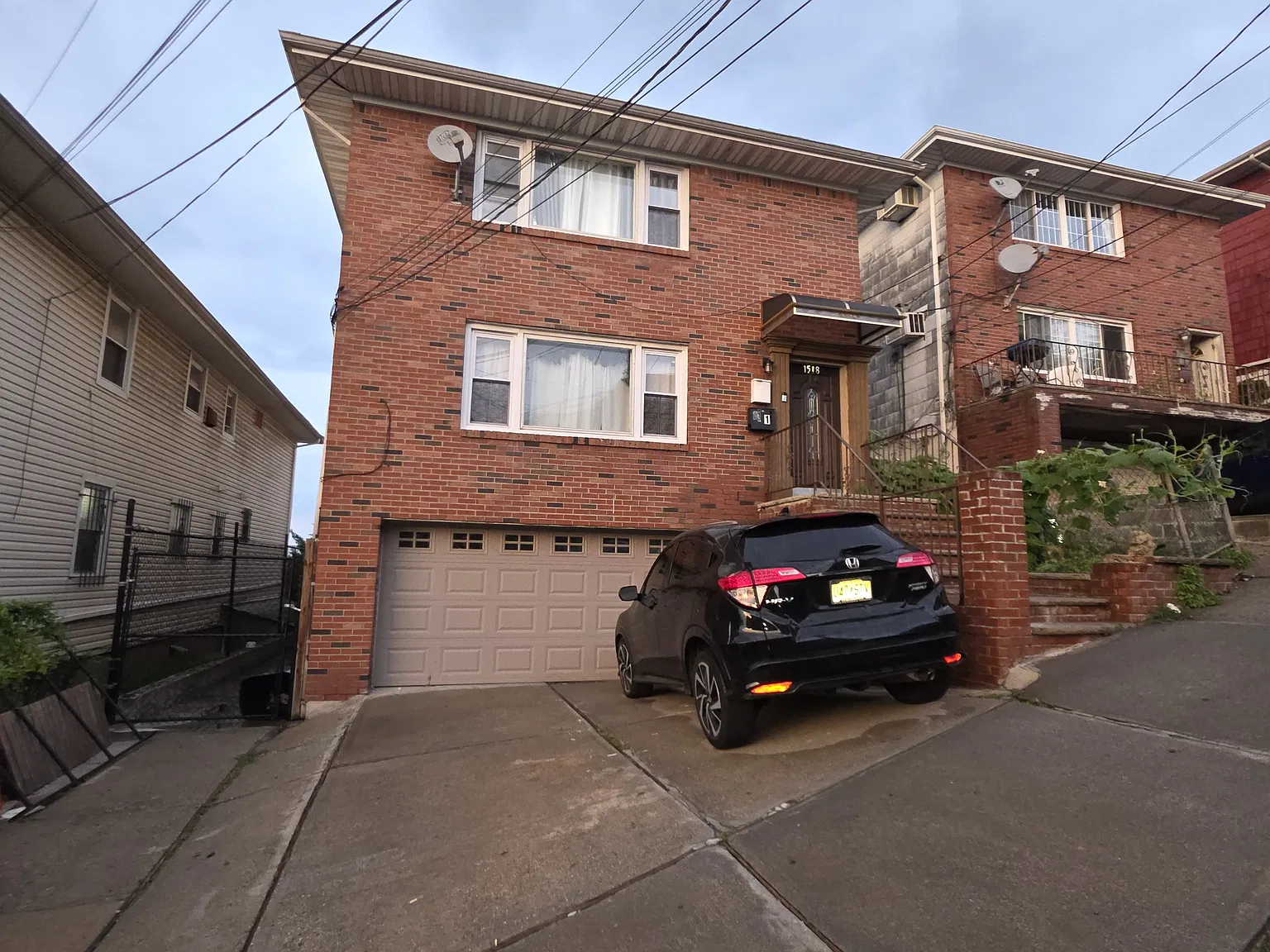 3 bed, $3,000 — Photo 1