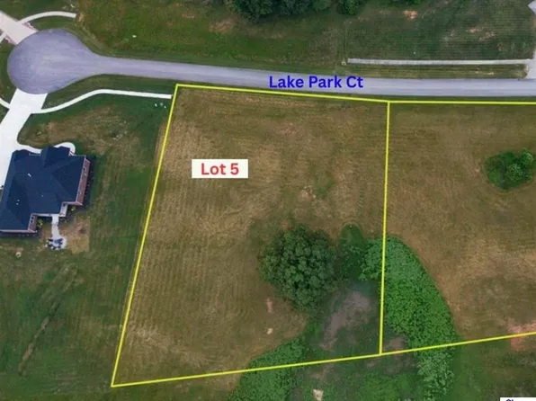 4 Lake Park Ct, Radcliff, KY 40160