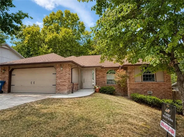 7 Adams Ln, Bella Vista, AR 72715