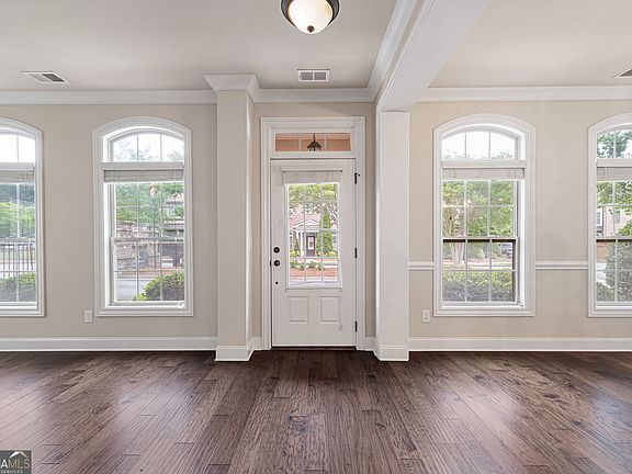 5th image of 4567 Wilkerson Pl SE