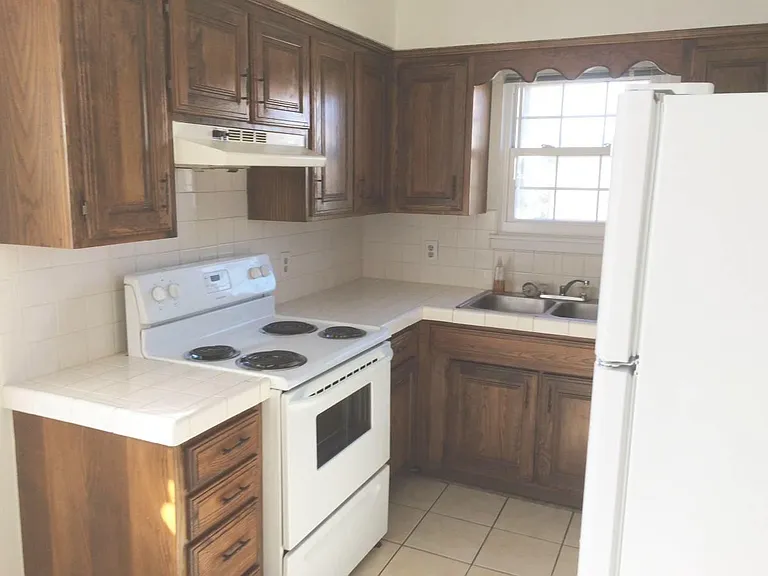 9009 Clusters Dr — Photo 4