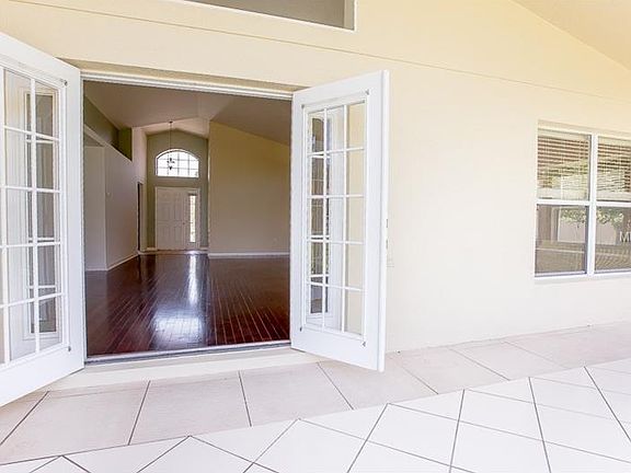 5th image of 13572 Mirror Lake Dr