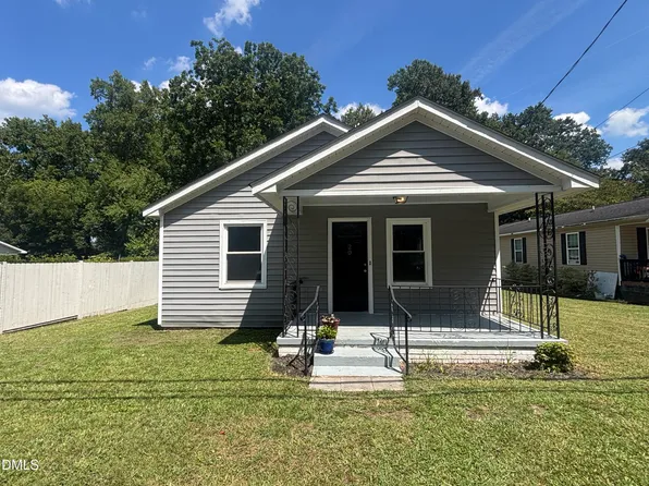 20 W Edgerton St, Smithfield, NC 27577