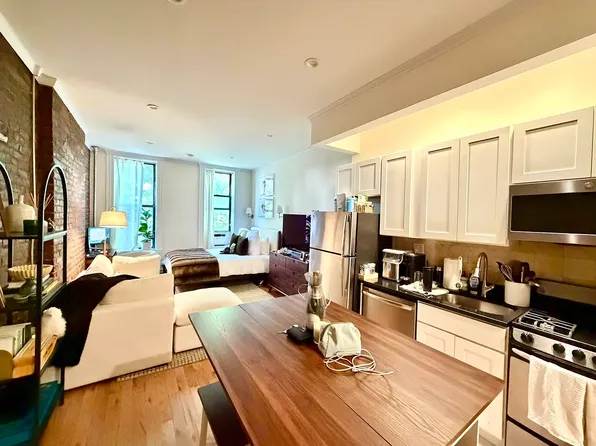 145 Sullivan St, New York, NY