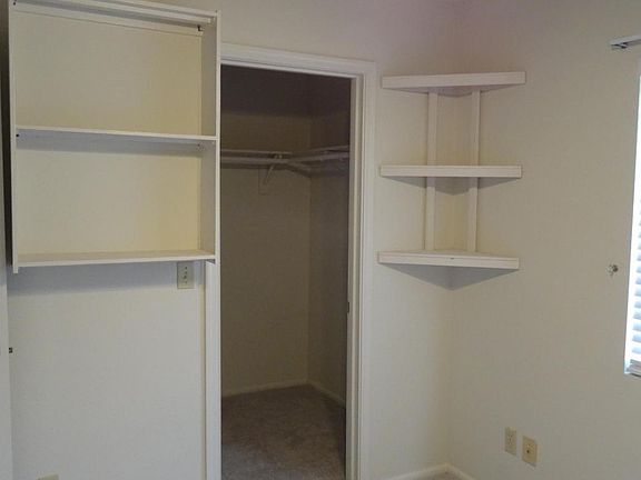 4th image of 5435 N 73rd Ln