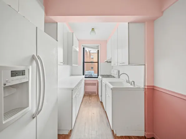 3025 Ocean Avenue image 11 of 13