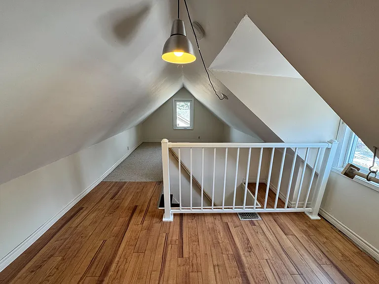 82 Owen St — Photo 16