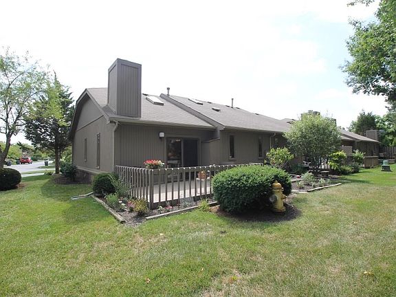 5th image of 29 Meadowpond Dr