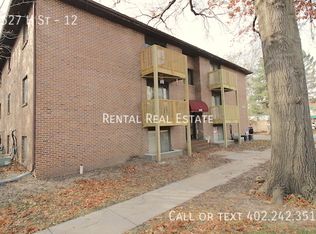 2527 H St APT 12, Lincoln, NE 68510