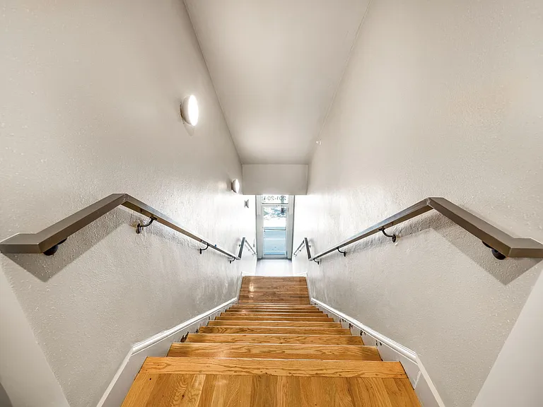 29 Page Ave — Photo 13