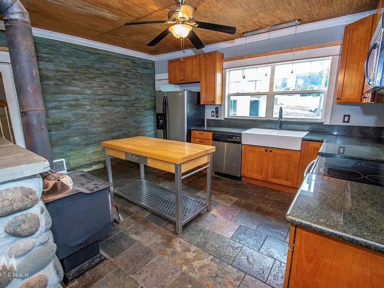 SW Laurelwood Rd — Photo 9