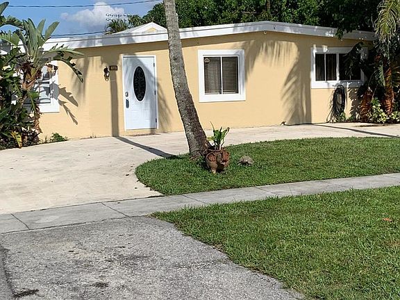 3rd image of 730 Gardenia Dr