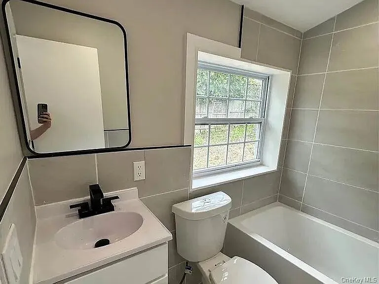 18 Forester Ave — Photo 11