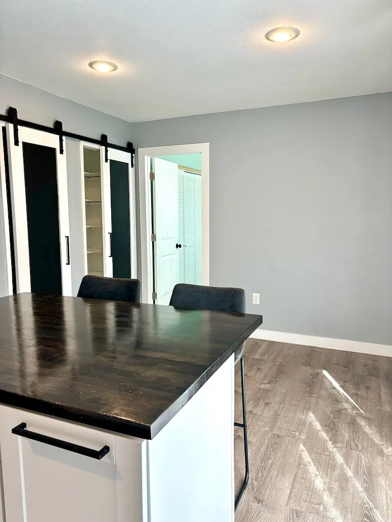 4 bed, 2.5 bath, 1460 sqft, $1,800 — Photo 4