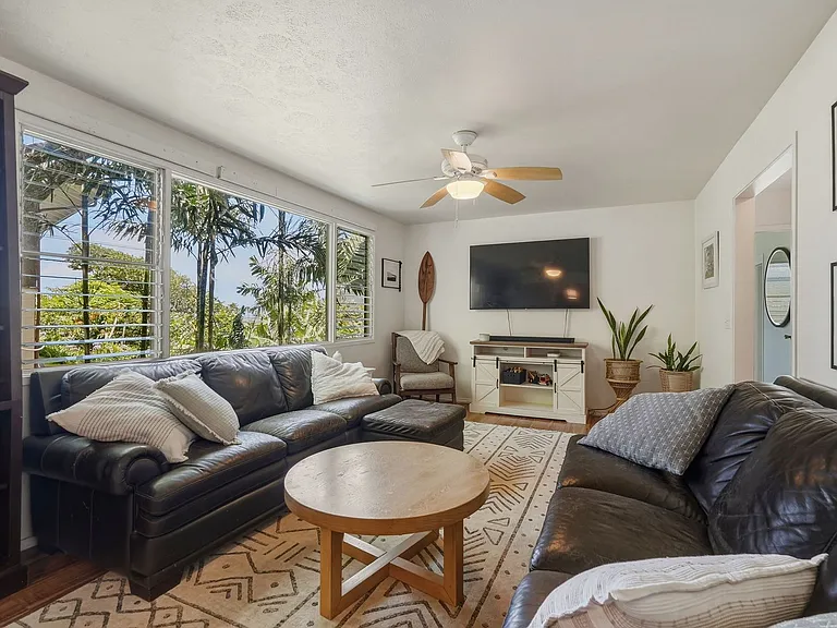 3232 Paty Dr — Photo 4