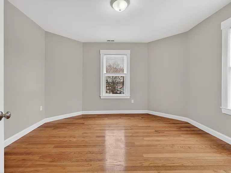 42 Almont St #STREET2L — Photo 14