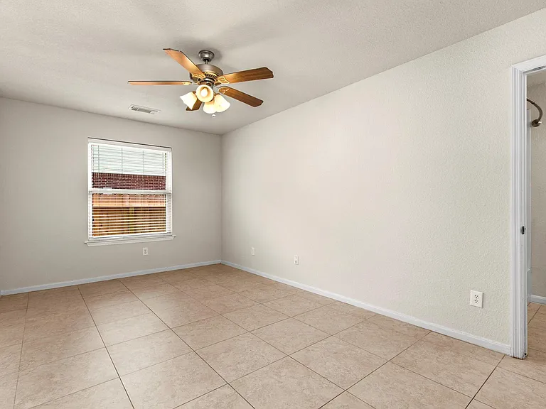 7710 Trail Holw — Photo 8