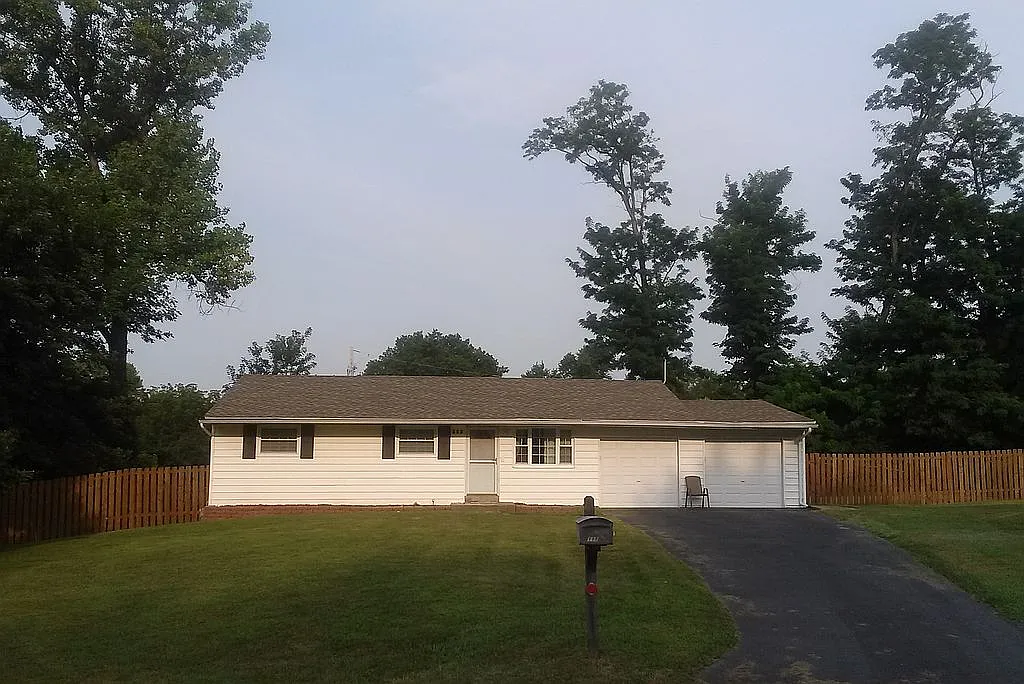 111 Churchill Ct photo 1