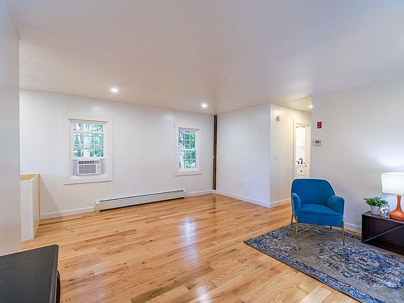 3rd image of 7 Pike Avenue