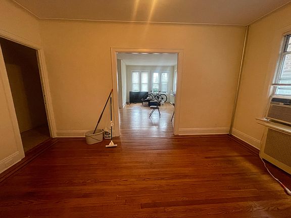 4th image of 341 E 238th St #1A