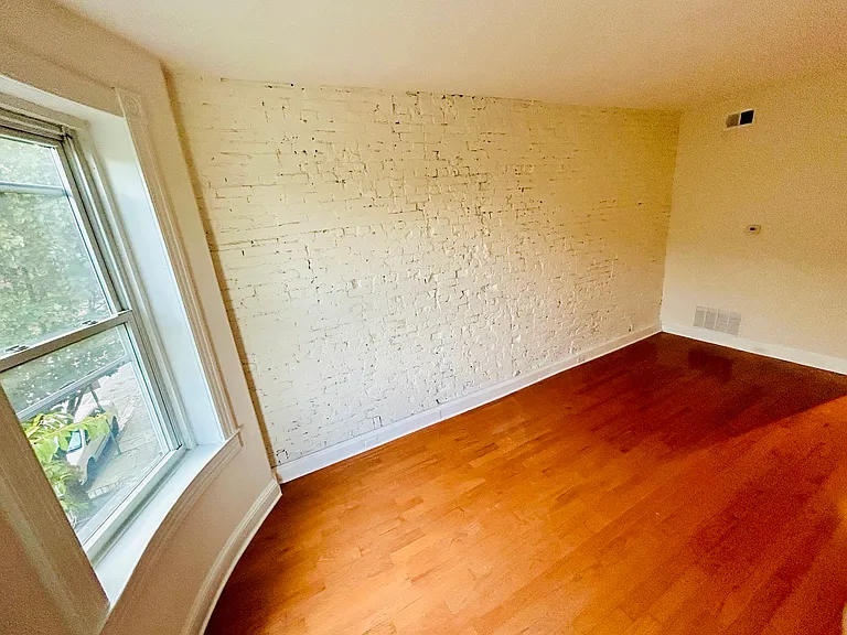 220 E Biddle St #2 — Photo 2