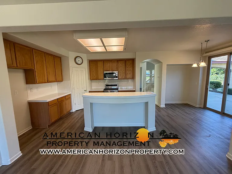 4124 Arenzano Way — Photo 5