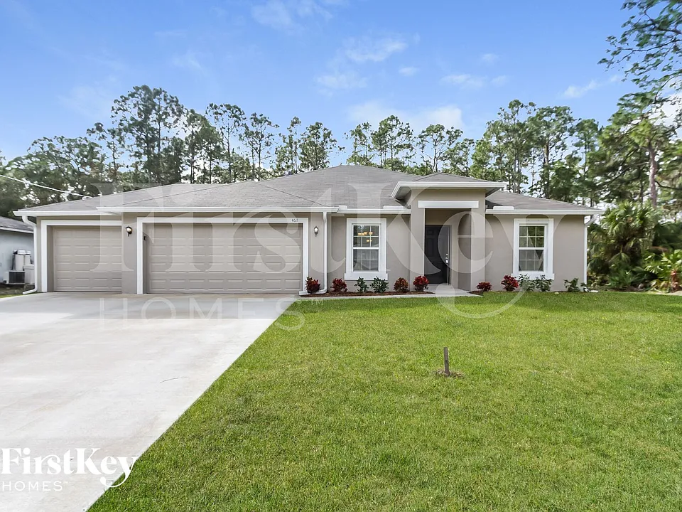 4611 Belladonna Ave