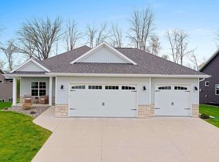 369 Hidden Creek Trl, Green Bay, WI 54303