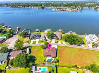 13417 Bunker Hill Dr, Willis, TX 77318